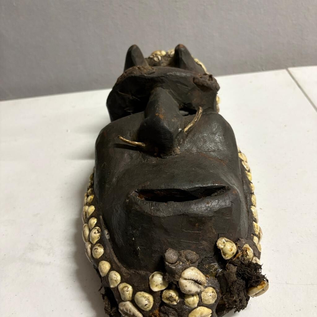 Vintage African Wè Guéré Style Carved Wood Mask Cowrie Shells Tribal Art 16"