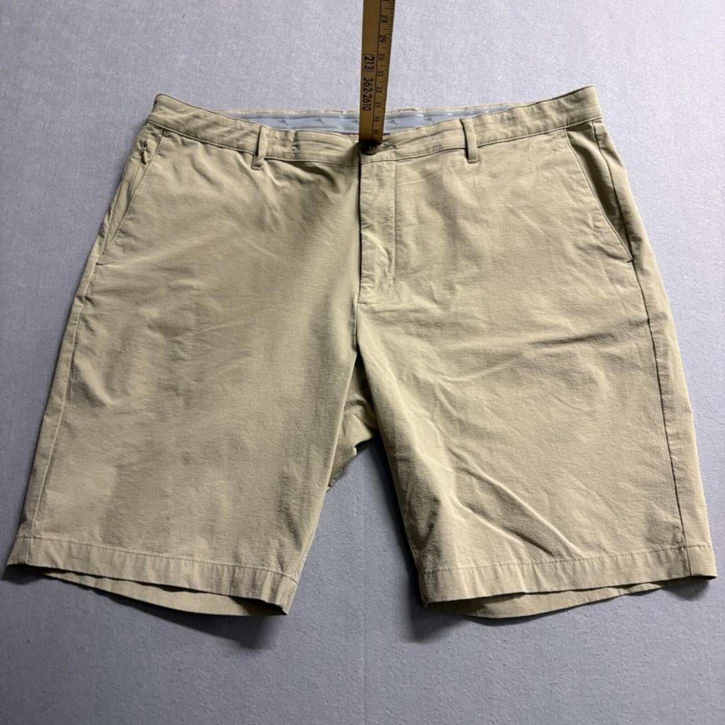 Tommy Bahama Mens 40 Chino Shorts Tan Beige Nylon Blend Stretch Golf Casual