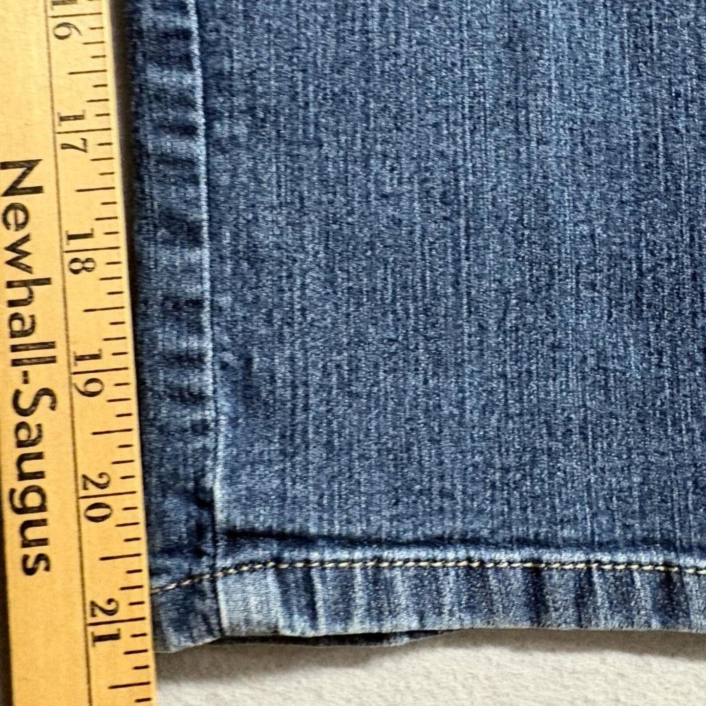 NYDJ Women's Capri Jeans Size 12 Blue Denim Stretch Crop Cropped Pants