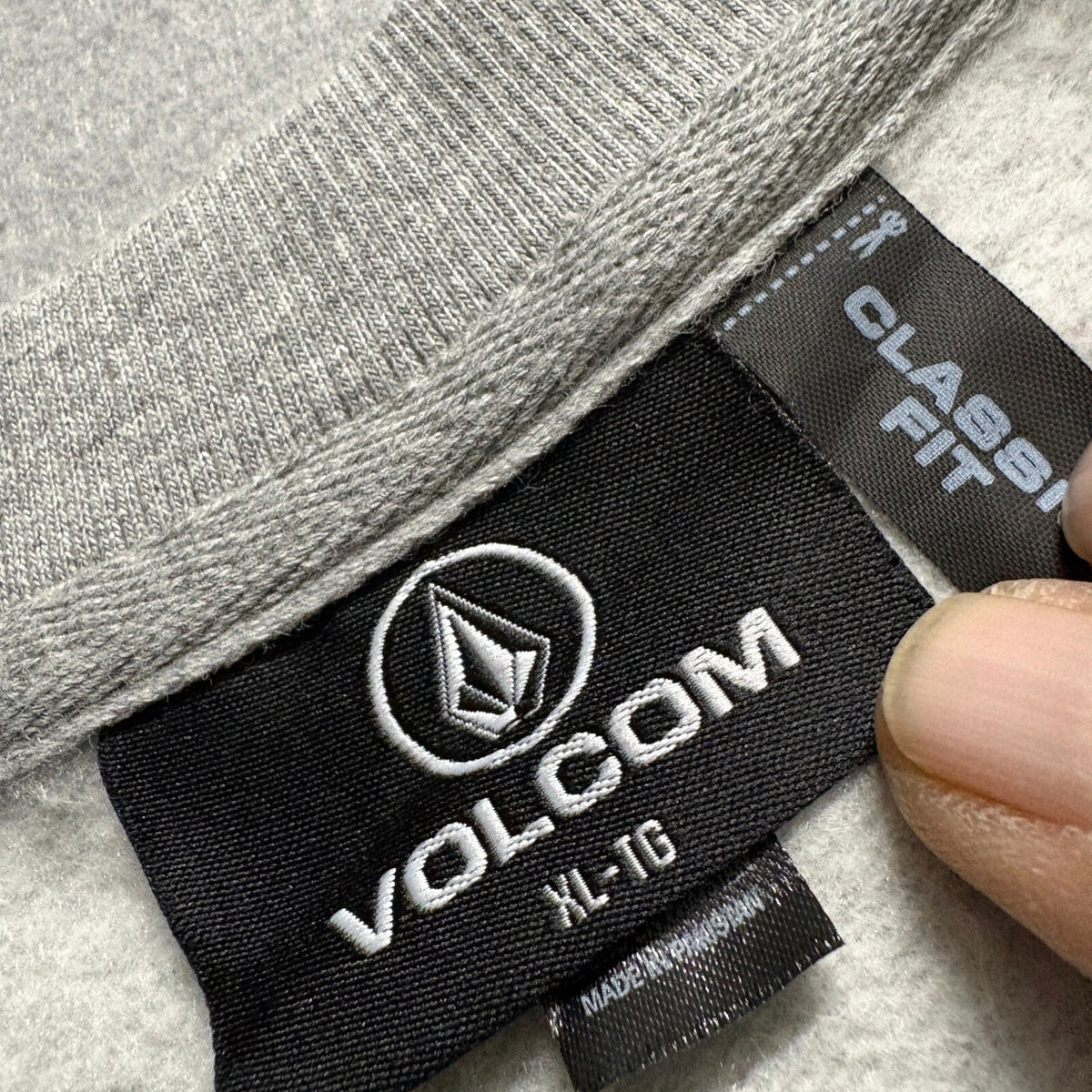 Volcom Mens XL Sweatshirt Gray Stone Graphic Crewneck Pullover Skate Sweater