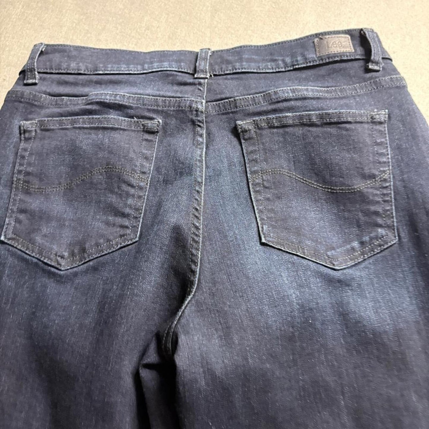 Lee Relaxed Fit Straight Leg Jeans Womens 10 Medium Dark Wash Blue Mid Rise