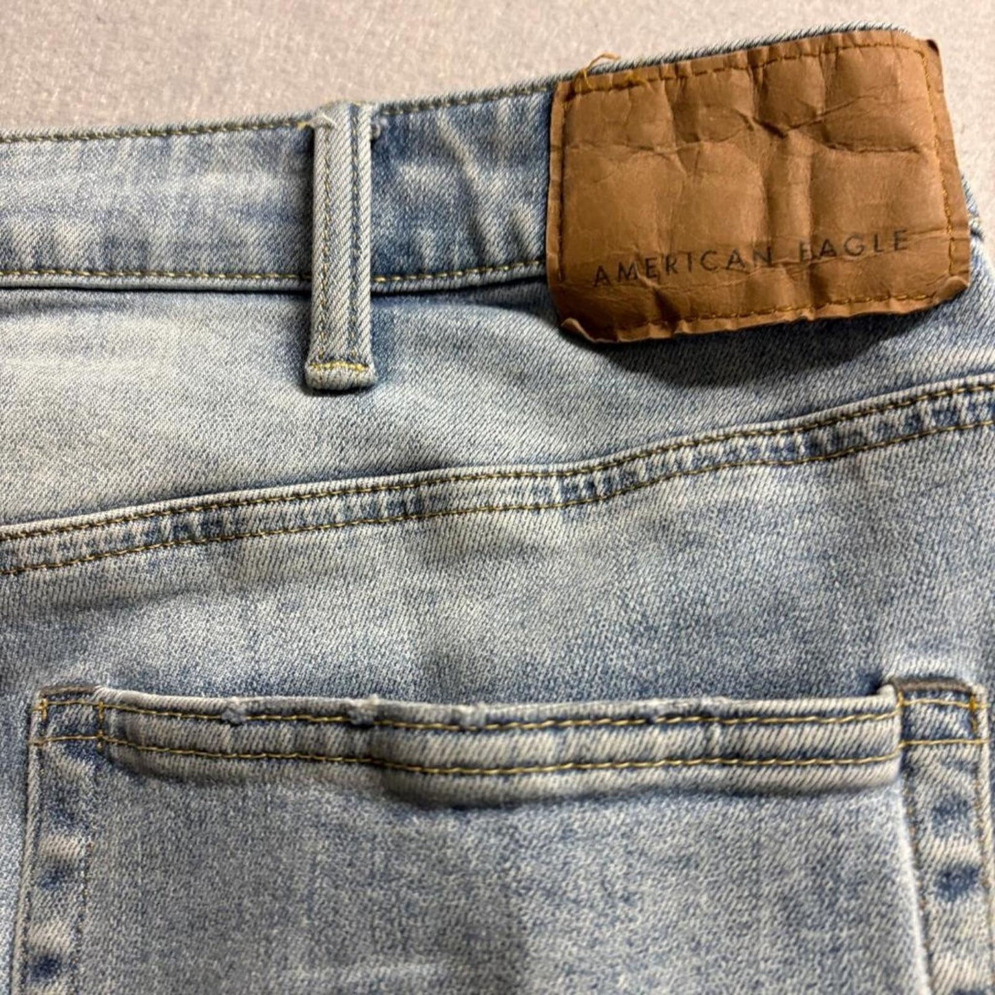 American Eagle Airflex Athletic Fit Distressed Jeans Mens 40x30 Light Wash Blue