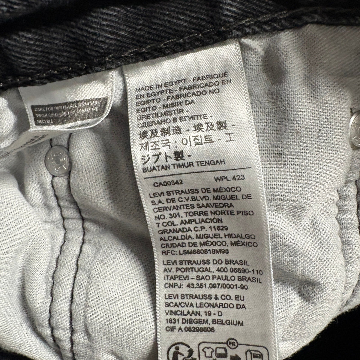 Levis 550 Relaxed Fit Black Denim Jeans Mens 34x34 Measured 31x31.5 Vintage Look