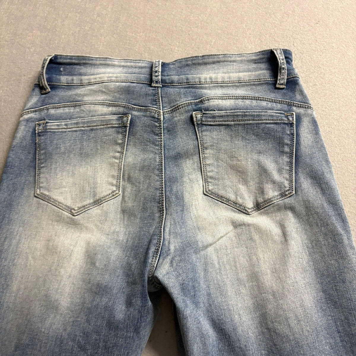 Coco Carmen Daisy Embroidered Distressed Jeans Womens Size M Medium Blue Denim