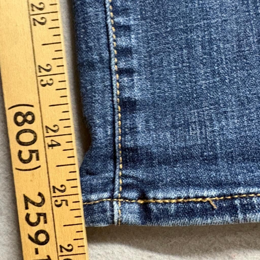 Levi's Classic Straight Jeans Womens Size 8S W29 L28 Medium Wash Stretch Denim