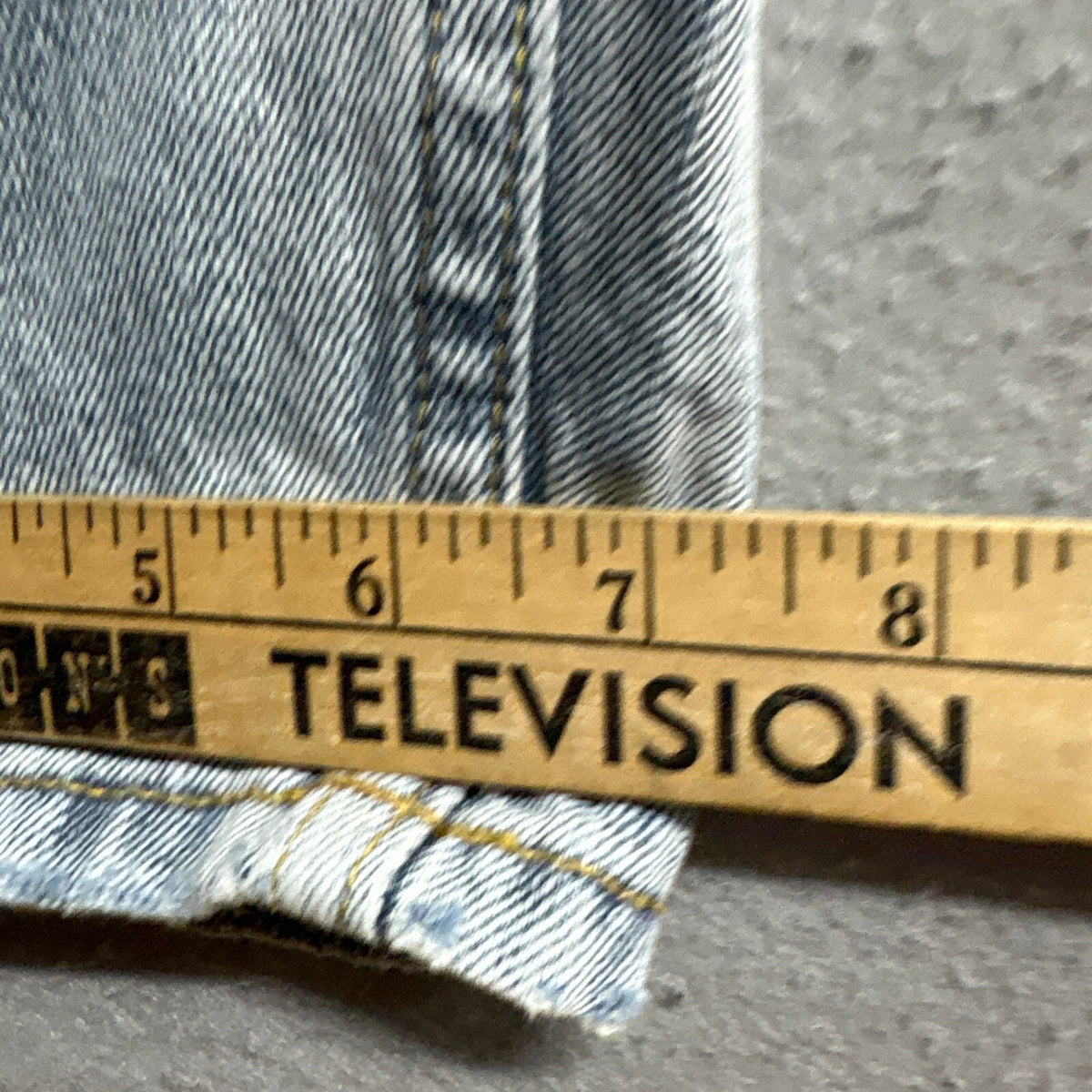 Venroy Mens Jeans Size 34 Light Blue Wash 100% Cotton Straight Leg Denim Pants