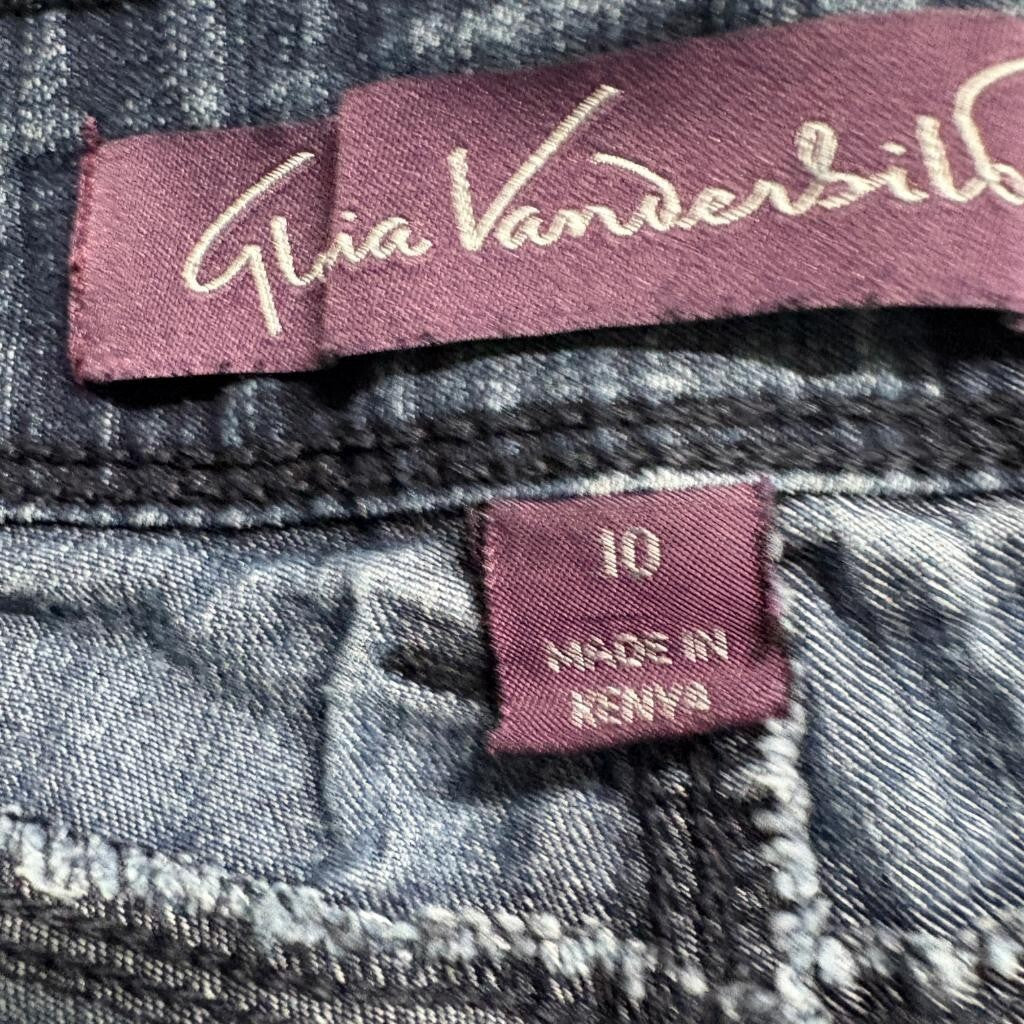 Gloria Vanderbilt Skimmer Denim Shorts Womens 10 Blue Cuffed Capri Bermuda