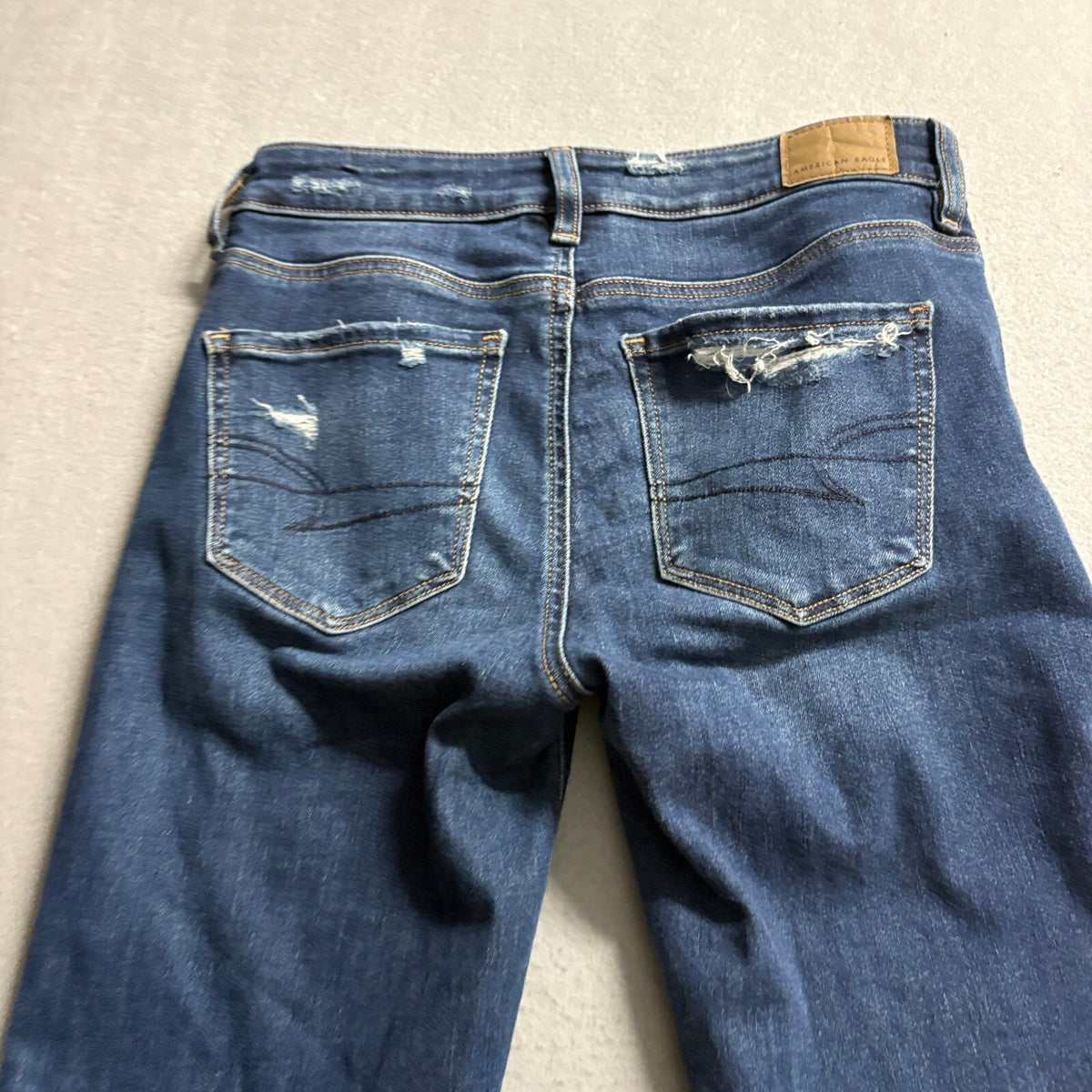 American Eagle Next Level Stretch Jegging Womens Size 2 Long Distressed Jeans