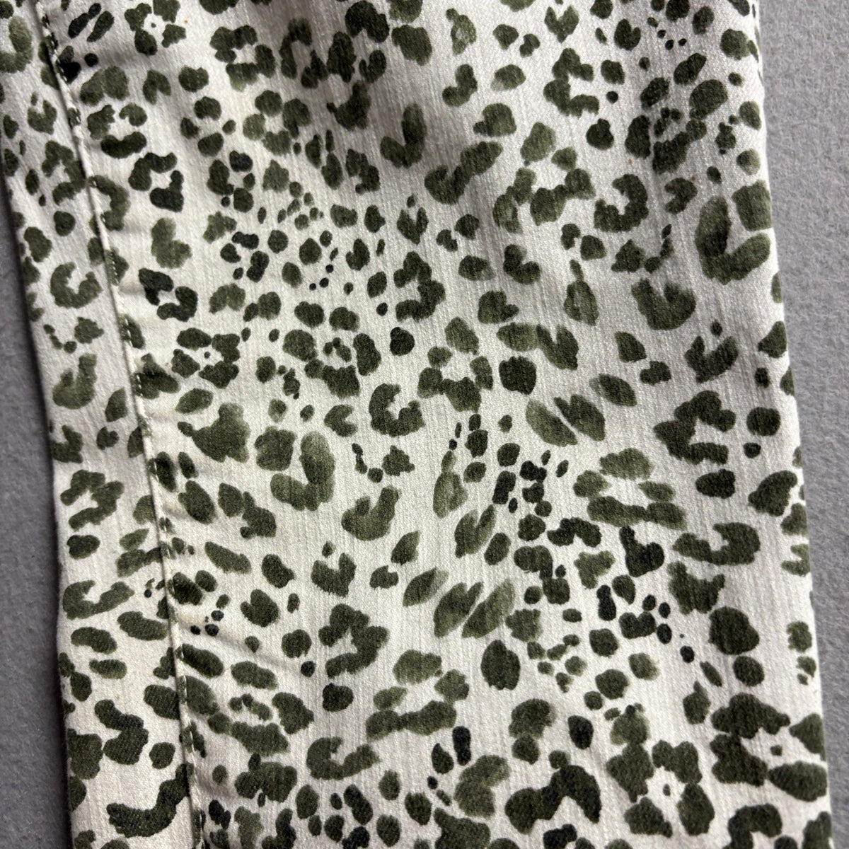 Tommy Bahama High Rise Ankle Jeans Womens 27 Green White Leopard Print Stretch