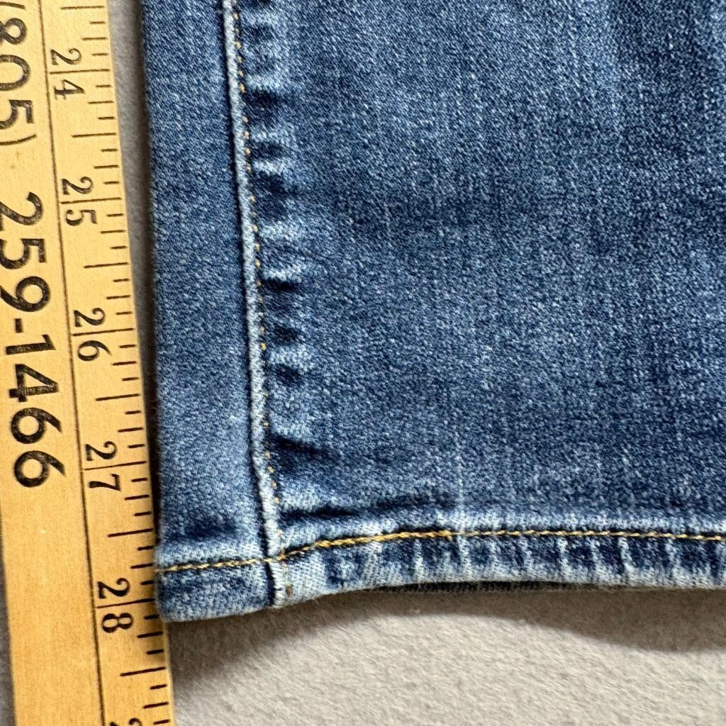 Levi's 724 High Rise Straight Jeans Womens Size 24x30 Medium Wash Blue Denim