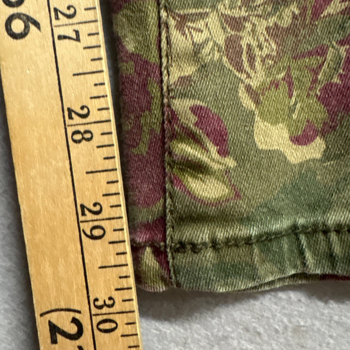 True Freedom Floral Camo Jeans Juniors Size 13 Olive Green Purple Rose Print