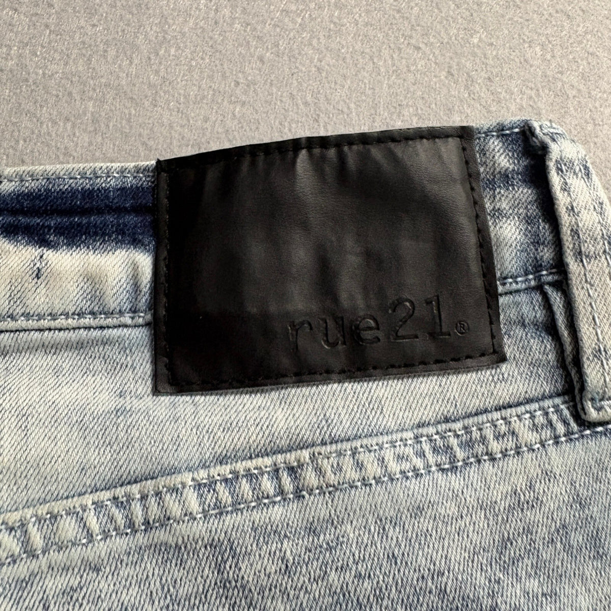 Rue21 Slim Taper Supreme Flex Jeans Mens 32x32 Distressed Acid Wash Blue Denim