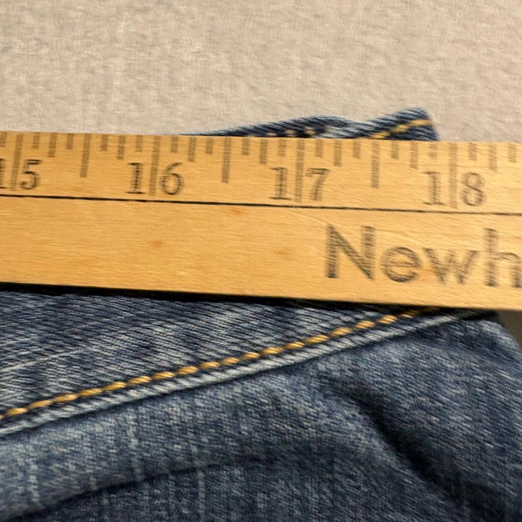 Wrangler Rock 47 Boyfriend Fit Jeans Mens 31x34 Blue Denim Stretch WBX30TB