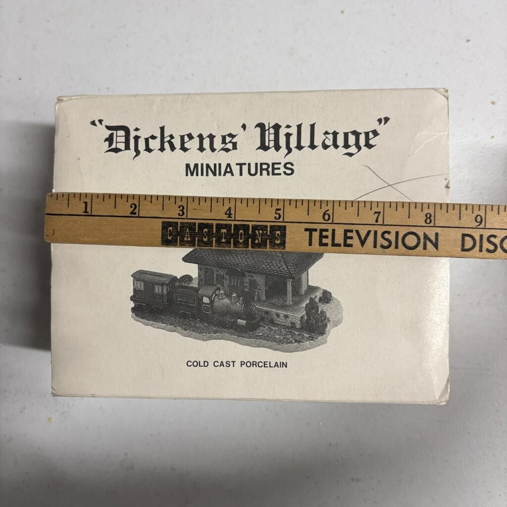 Department 56 Dickens Village Miniature Train Station and Train Cold Cast
