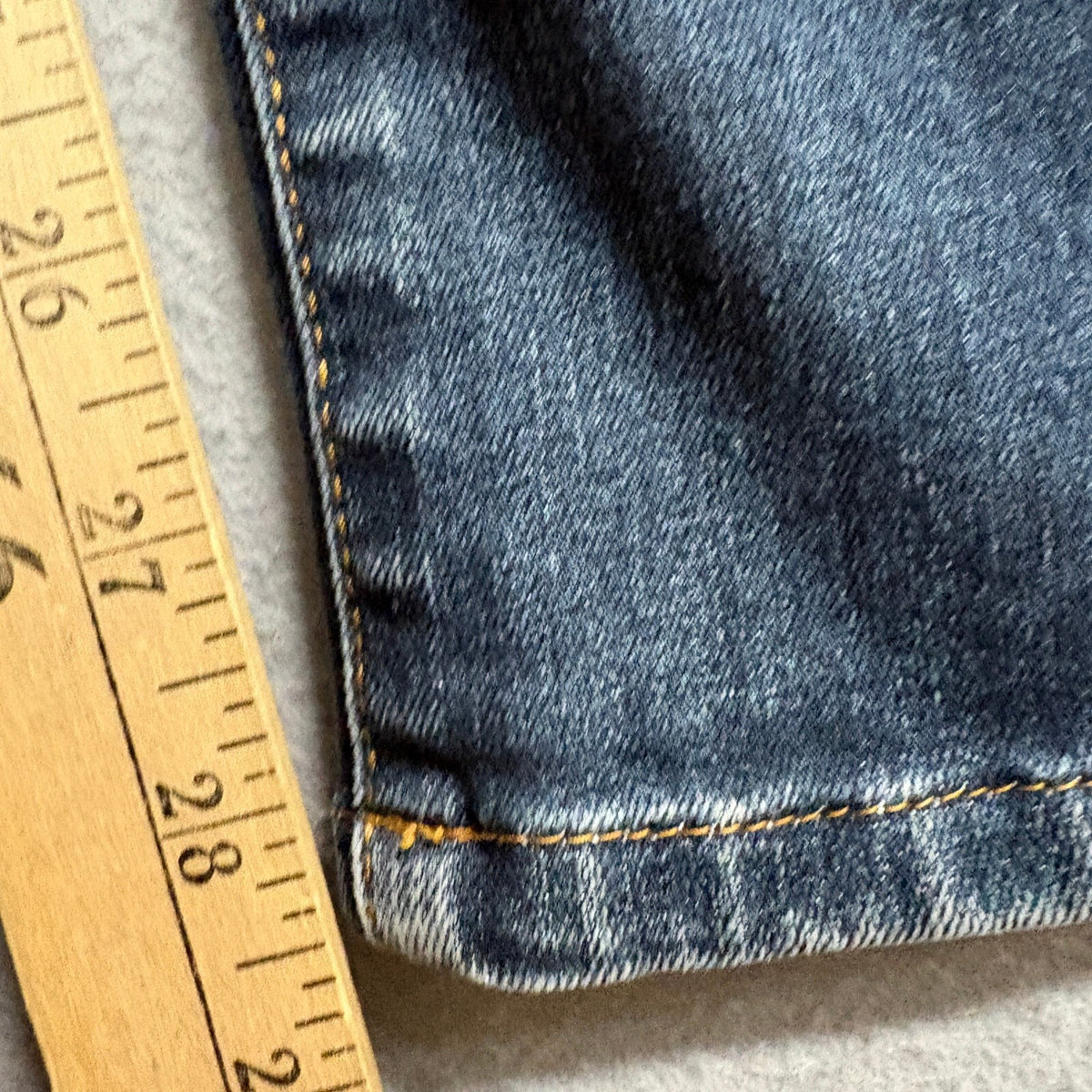 UNIQLO UJ Mens Blue Denim Stretch Jeans Size 30x32 Medium Wash Straight Leg