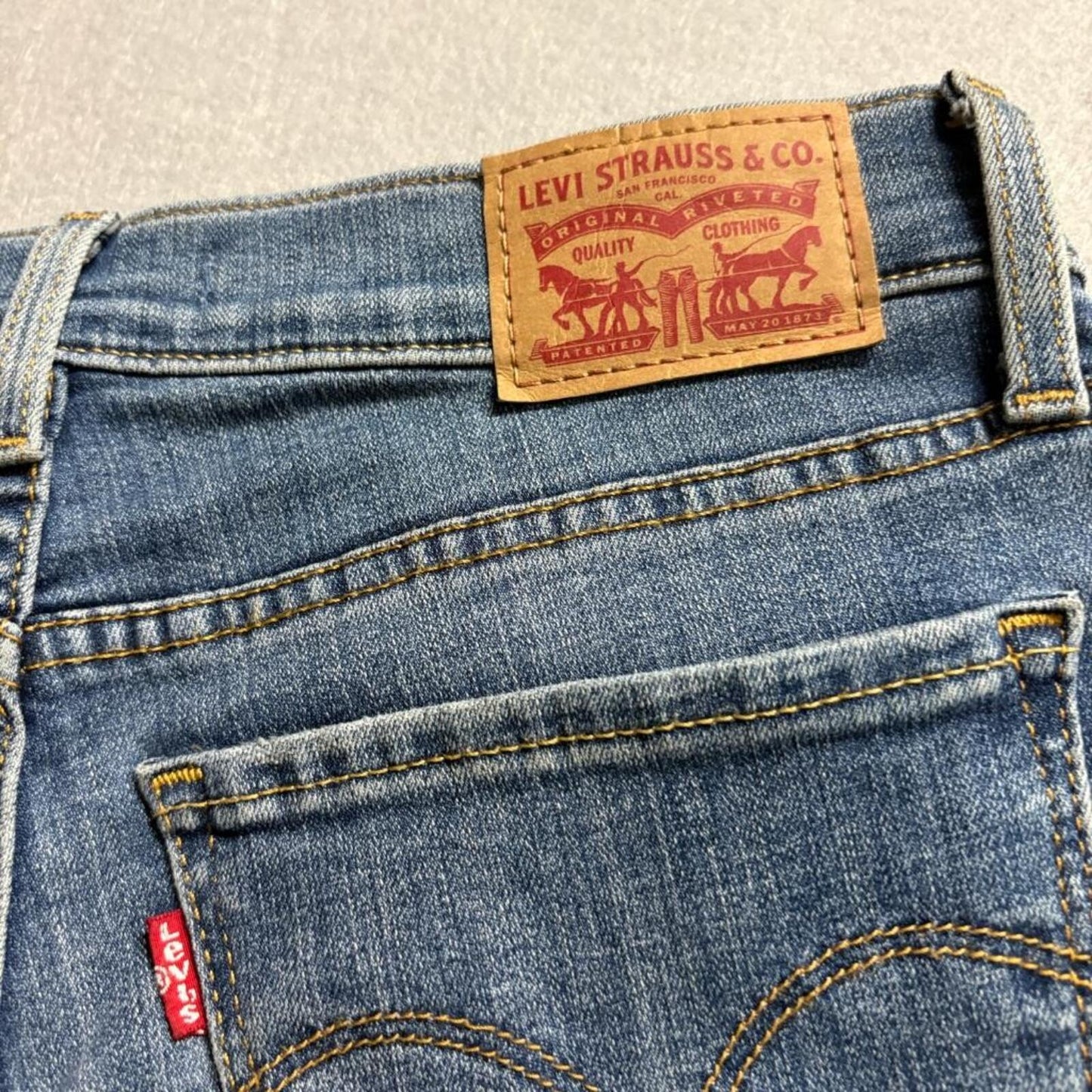 Levis 710 Super Skinny Jeans Womens 26 Distressed Ripped Blue Denim Stretch