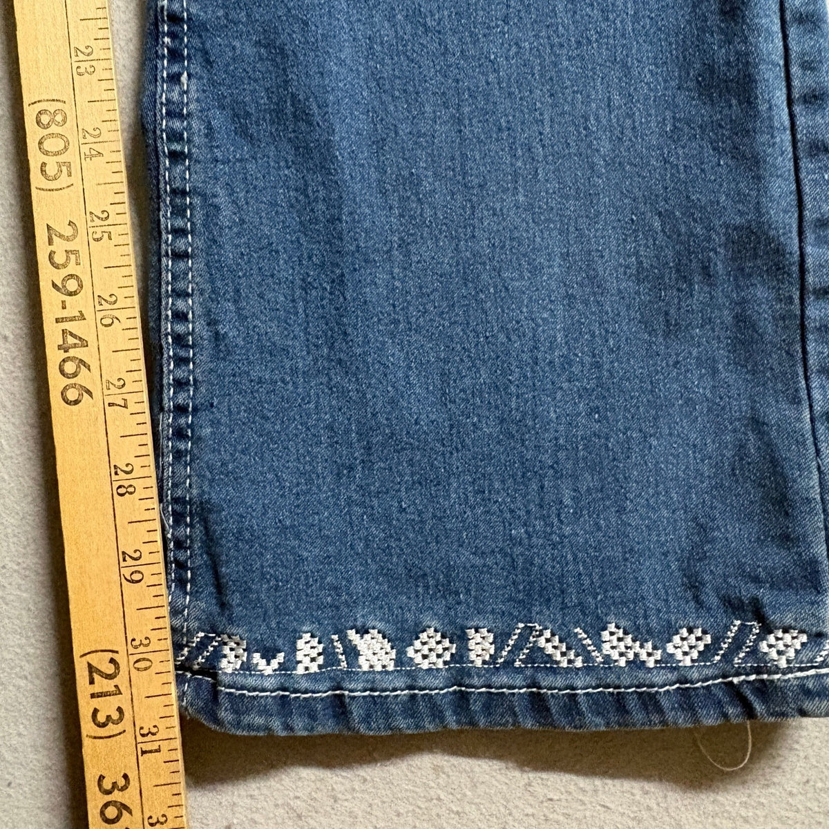 Womens Embroidered Bootcut Blue Jeans Size L Western Feather Pocket Accents