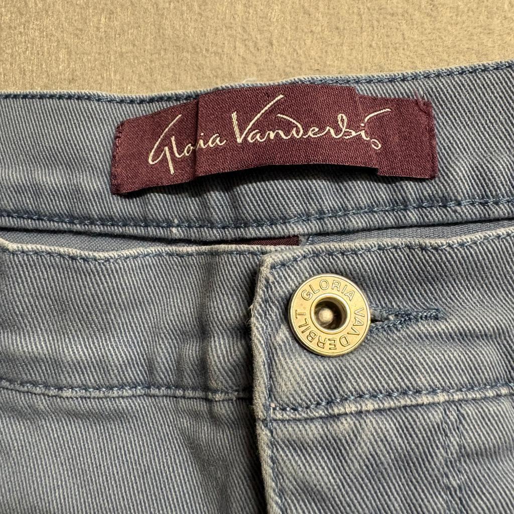 Gloria Vanderbilt Amanda Jeans Womens 10 Blue Cotton Stretch Straight Leg Pants
