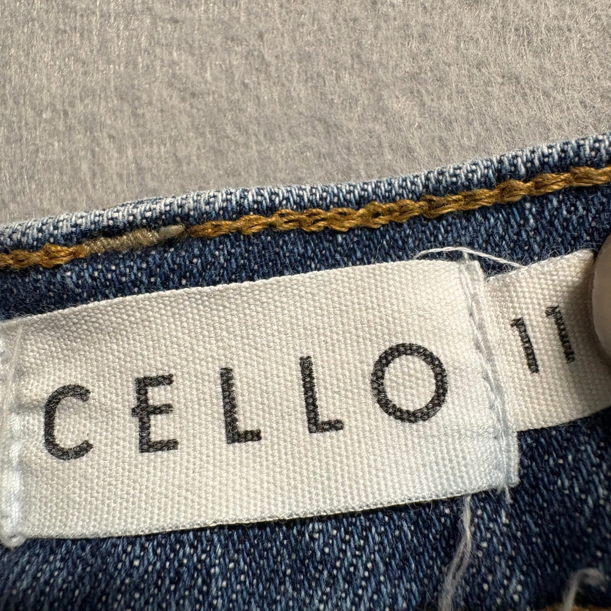 Cello Los Angeles High Rise Wide Leg Raw Hem Jeans Womens Size 11 Blue Stretch