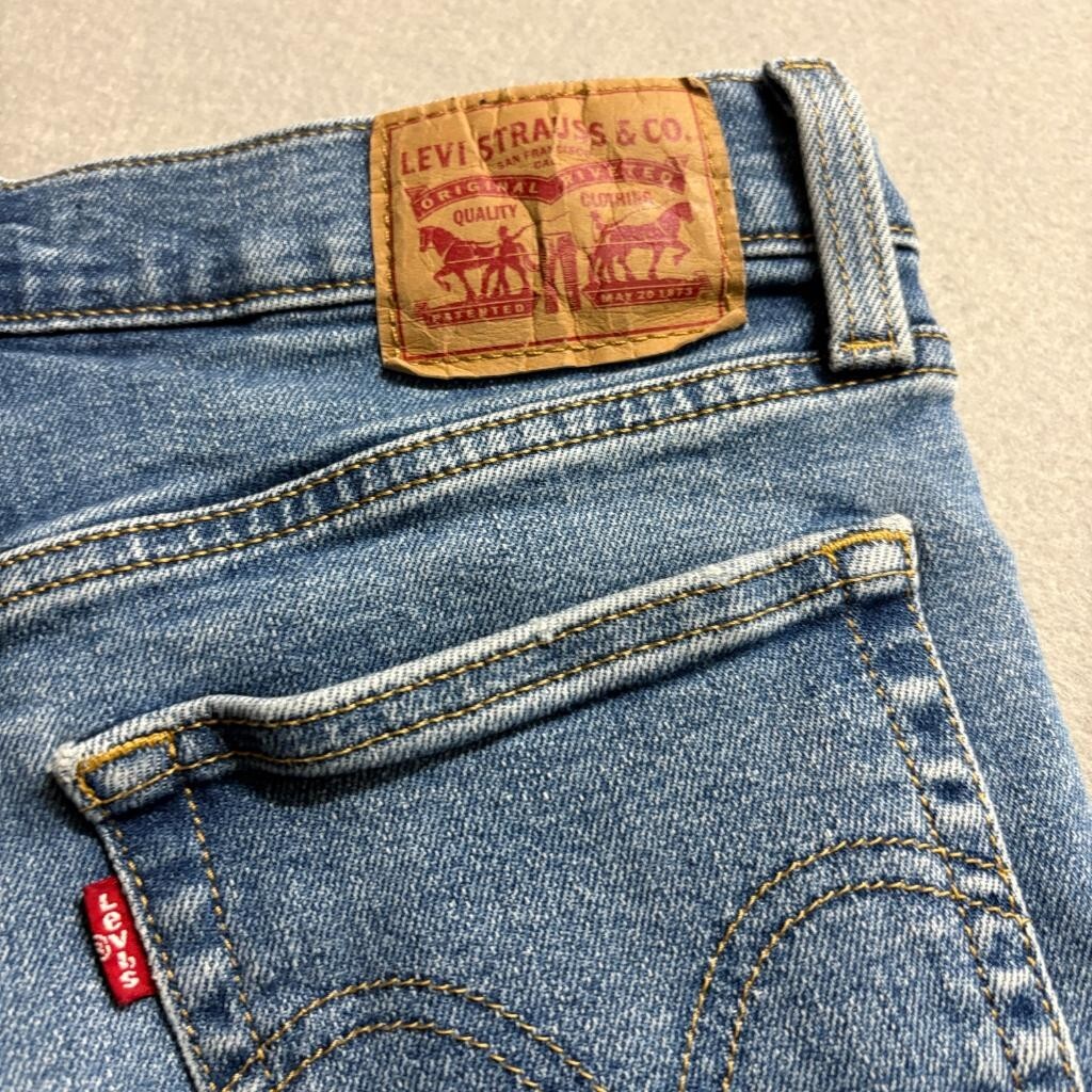 Levis Wedgie Straight Jeans Womens 29 Blue Distressed Raw Hem High Rise Denim