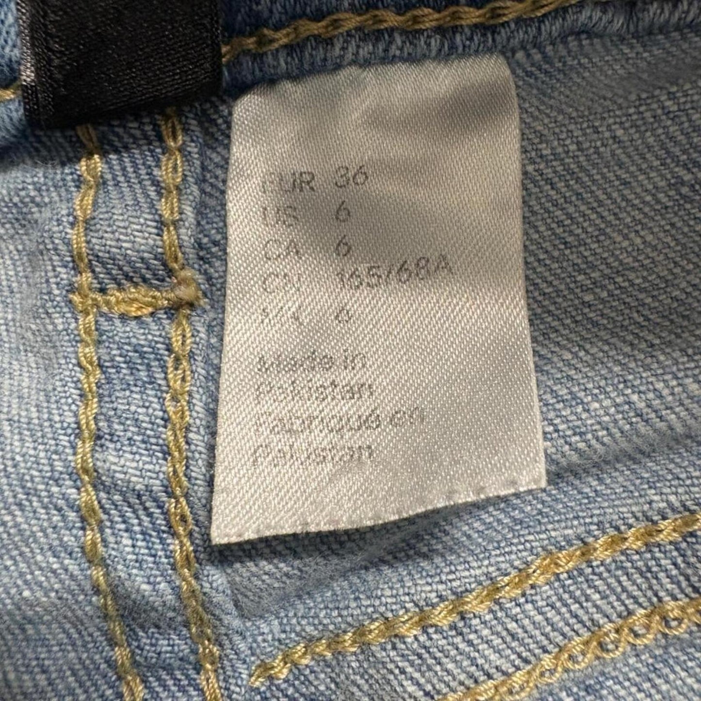 H&M Divided Patchwork Jeans Womens Size 6 Blue Distressed Raw Hem Crop Straight