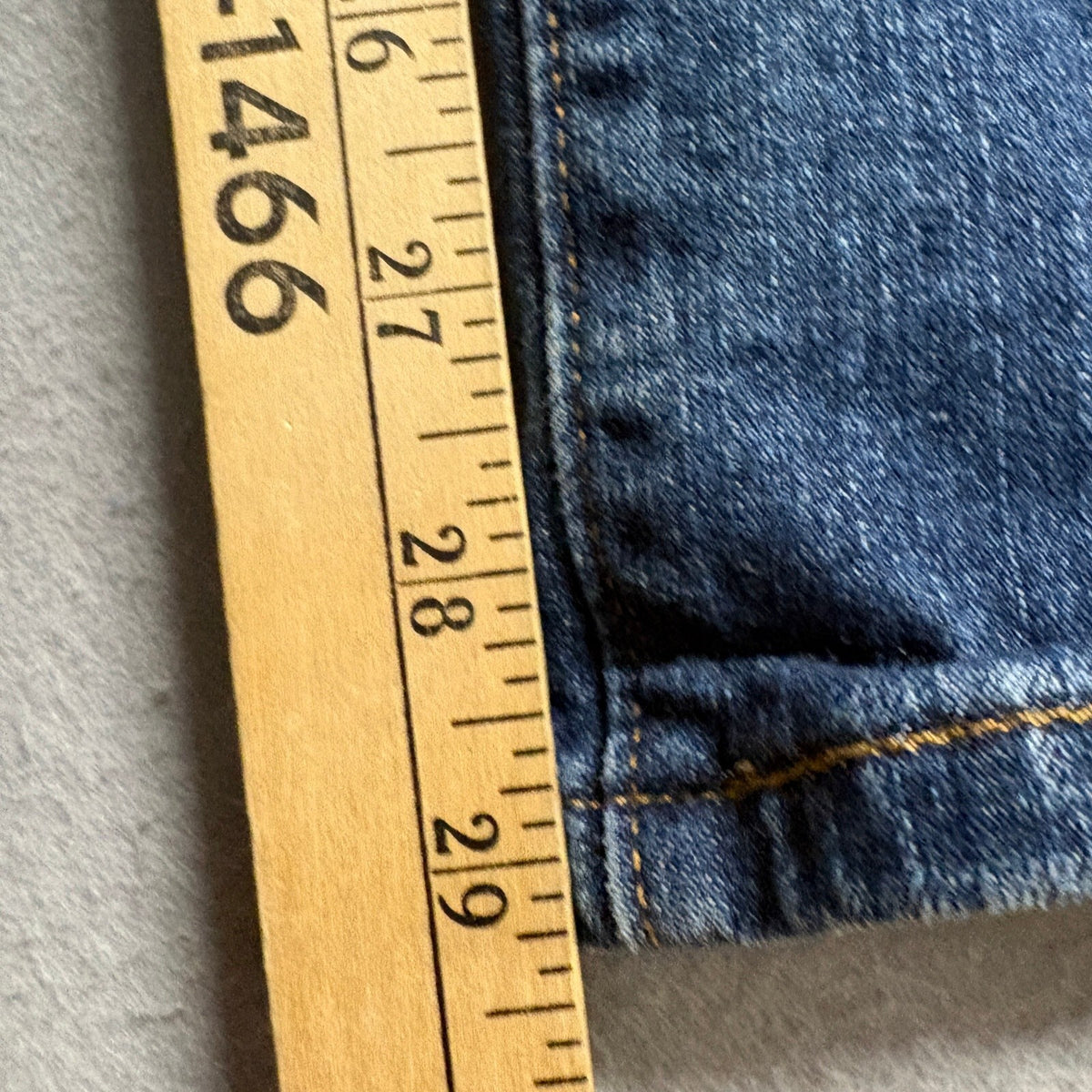 Levis 505 Straight Leg Jeans Womens Size 4 Medium Wash Denim Blue W27 L32