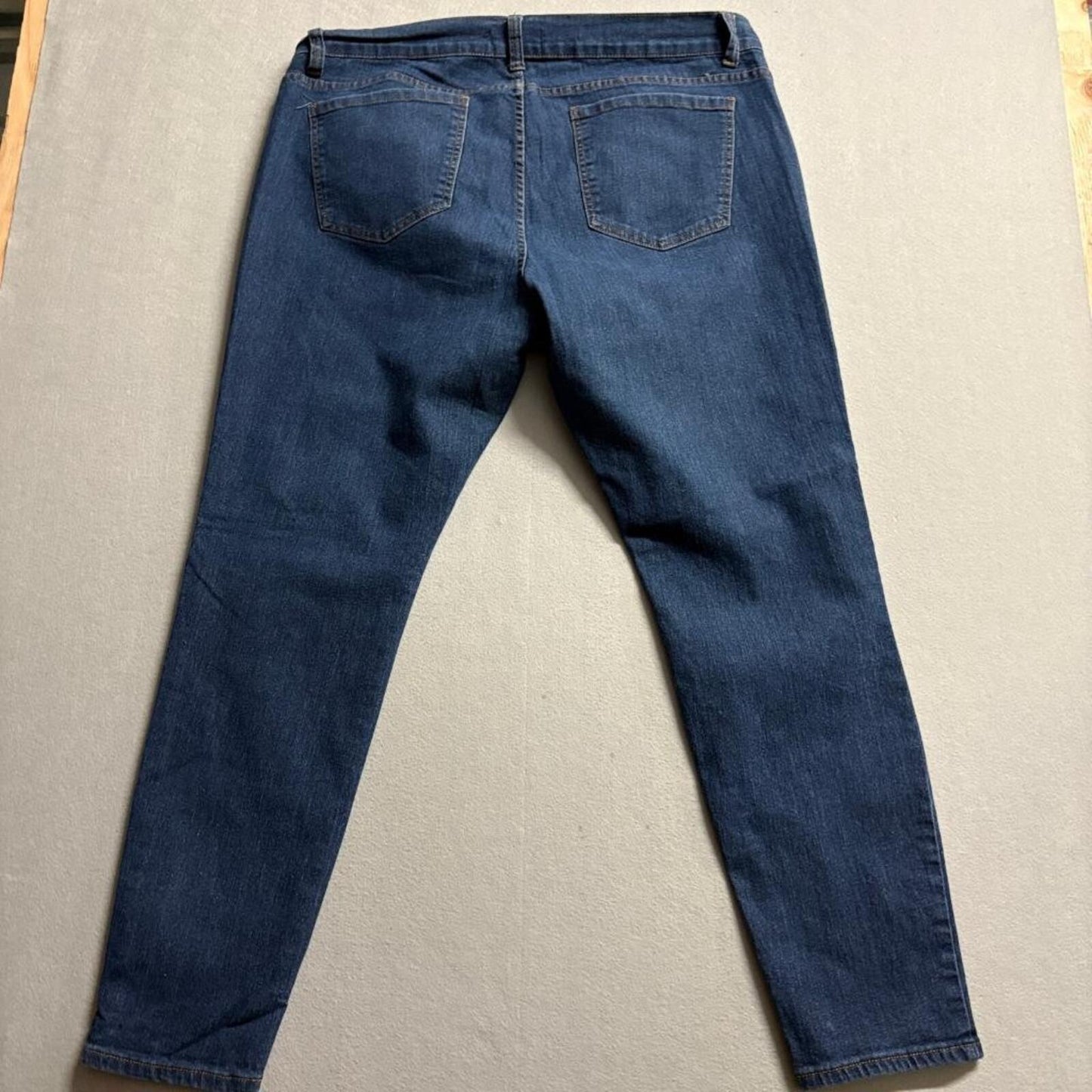 Forever 21 Plus Size 20 Regular Skinny Jeans Blue Denim Stretch Womens