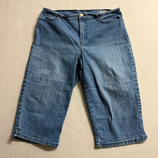 Gloria Vanderbilt Amanda Skimmer Denim Shorts Womens Size 12 Blue Jean Capris