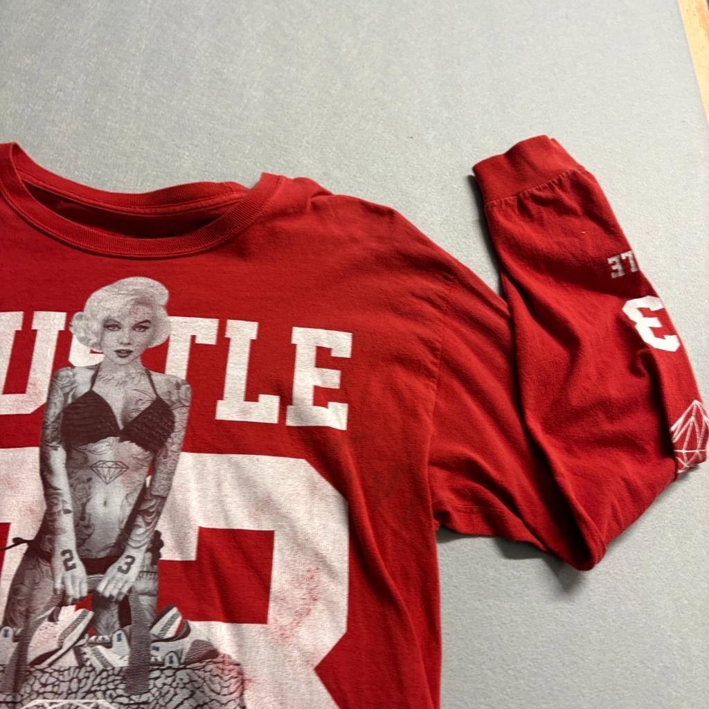 Hustle 23 Marilyn Monroe Tattoo Long Sleeve Shirt Mens Large Red Graphic Tee