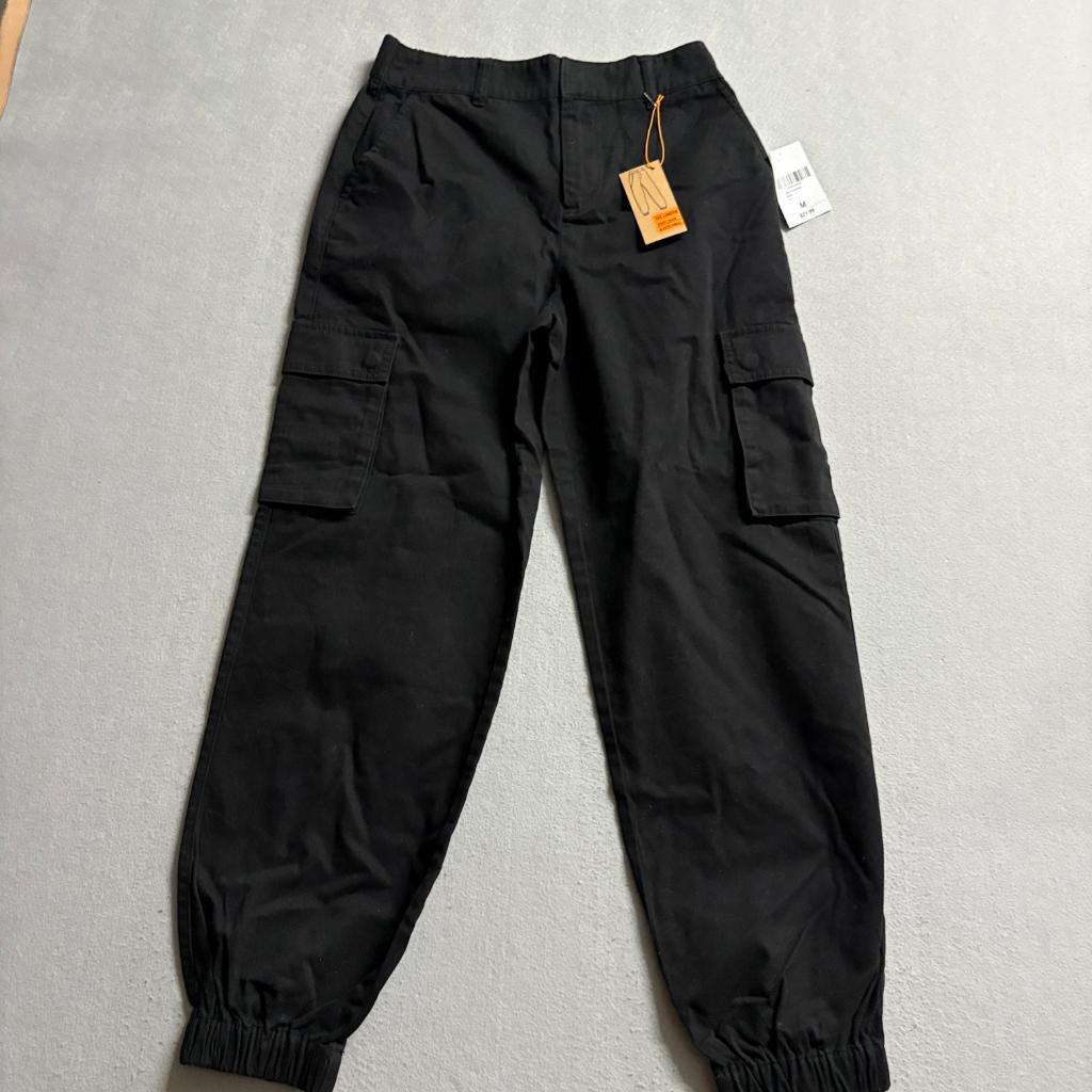 Forever 21 The Londyn Cargo Pants Womens Medium Black Elastic Ankle Cotton New