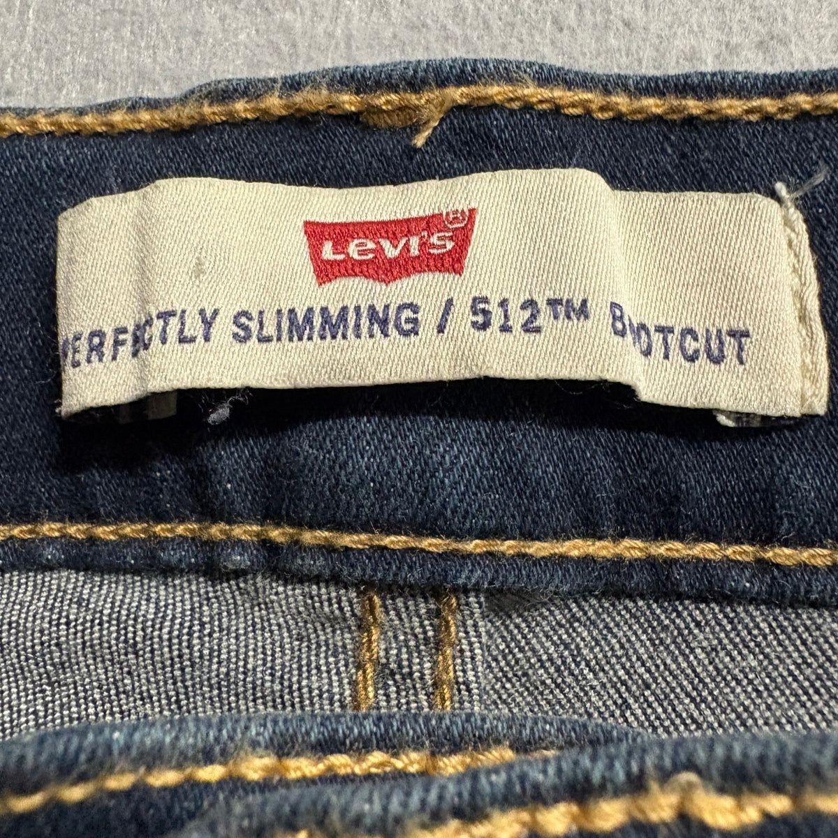 Levis 512 Perfectly Slimming Bootcut Jeans Womens Size 10 S/C Dark Wash Stretch