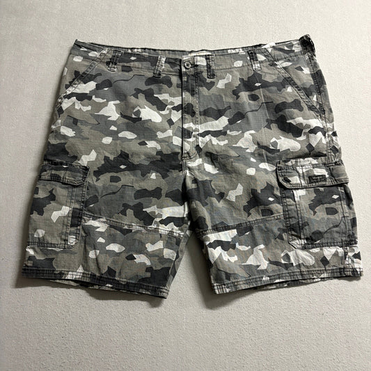 Wrangler Mens Cargo Shorts Size 48 Gray Camo Relaxed Fit Stretch Cotton Blend
