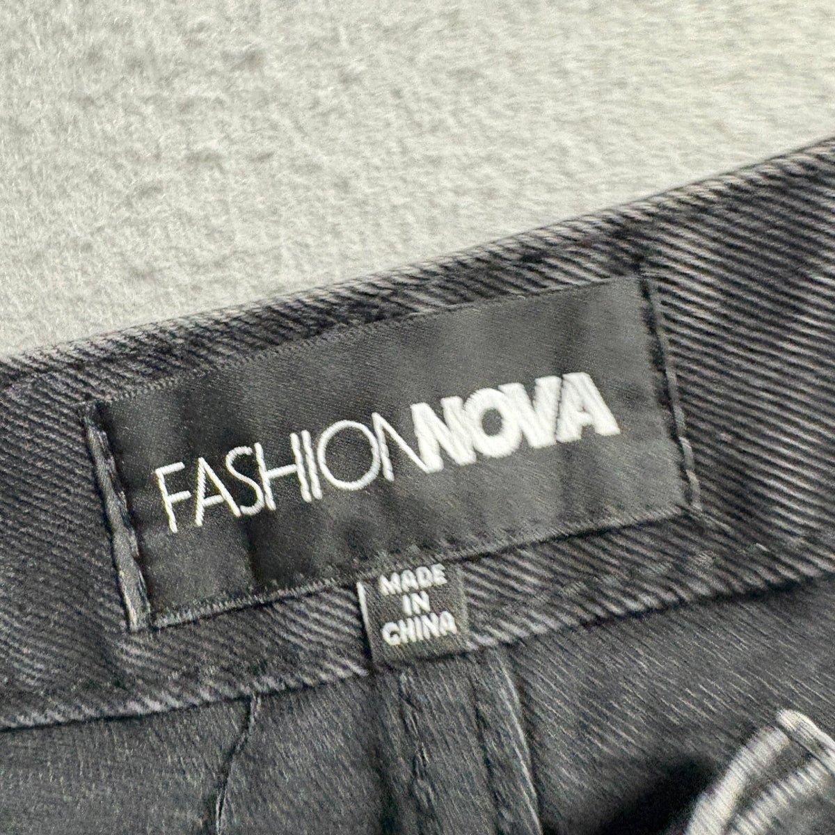Fashion Nova High Waist Cargo Jeans Womens Size 1 Black Acid Wash Straight Leg