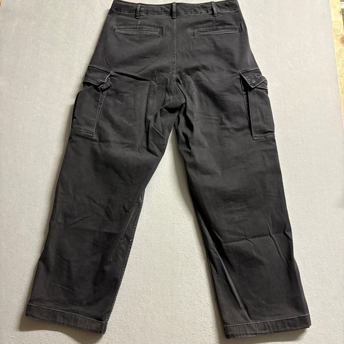 UNIQLO Cargo Pants Mens Medium Black Drawstring Elastic Waist Stretch Casual
