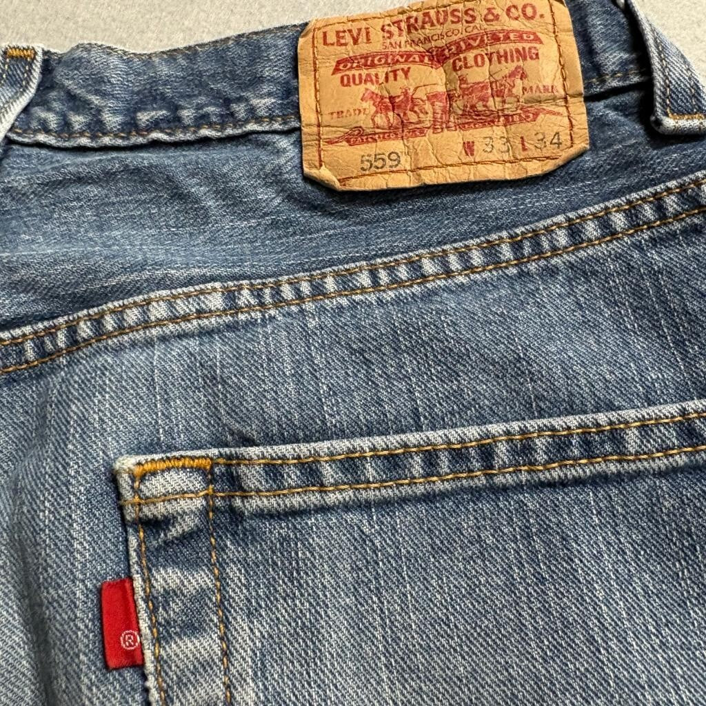 Levis 559 Relaxed Straight Jeans Mens 33x34 Blue Denim Medium Wash Distressed