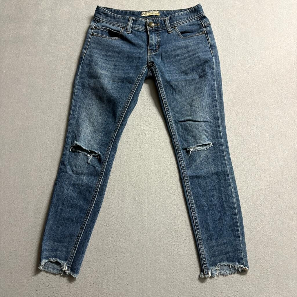 Free People Distressed Skinny Jeans Womens Size 24 Blue Denim Frayed Hem Crop