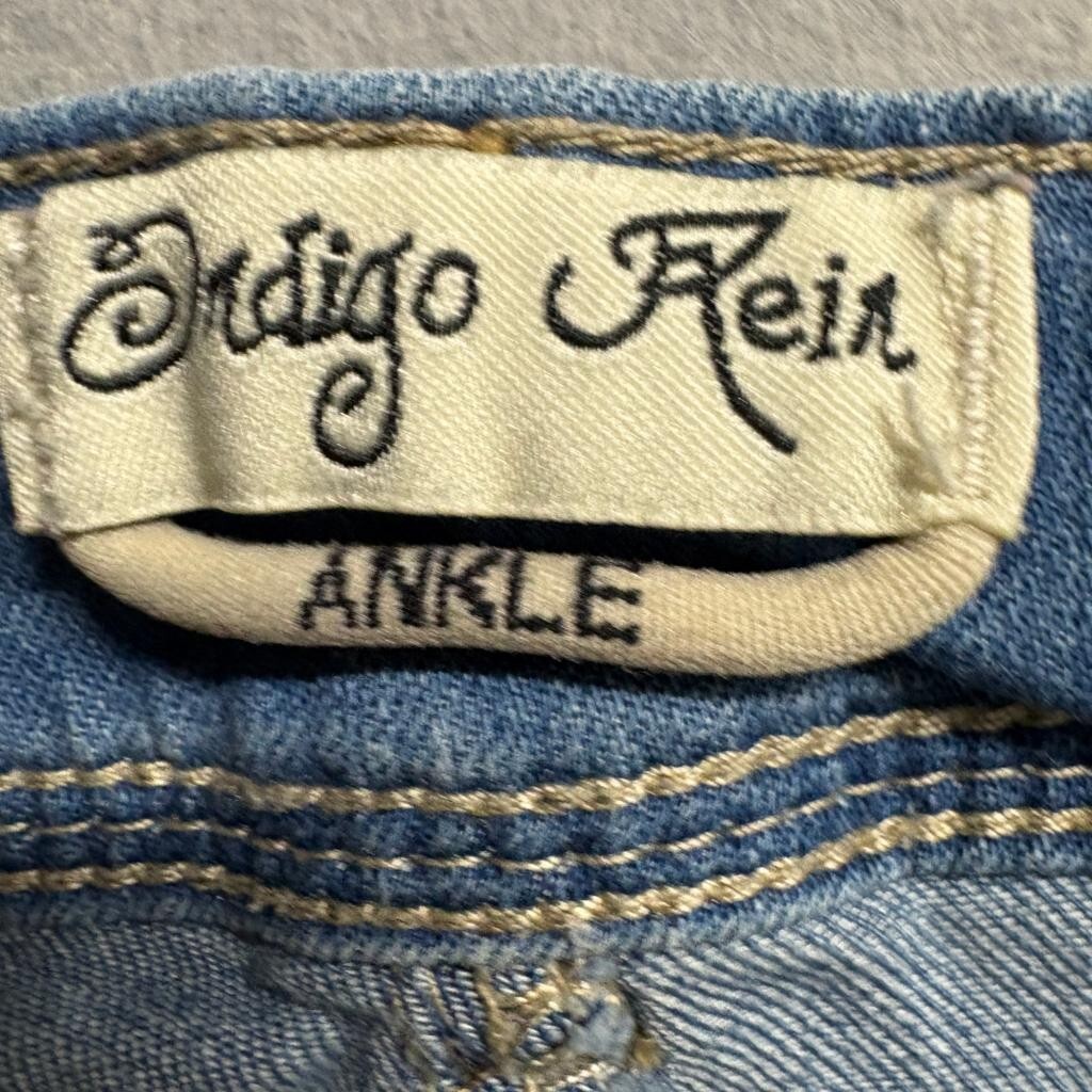 Indigo Rein Ankle Jeans Womens Size 11 Blue Distressed Novelty Patches Stretch