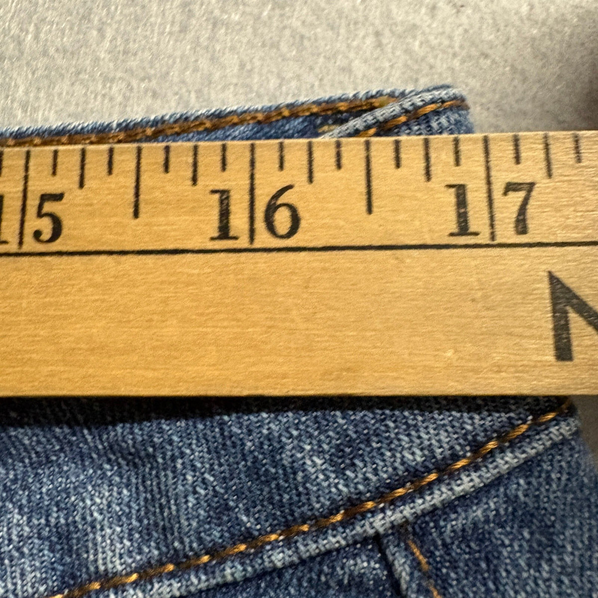Dollhouse Mid Rise Capri Jeans Womens Size 13 Blue Distressed Button Fly Denim