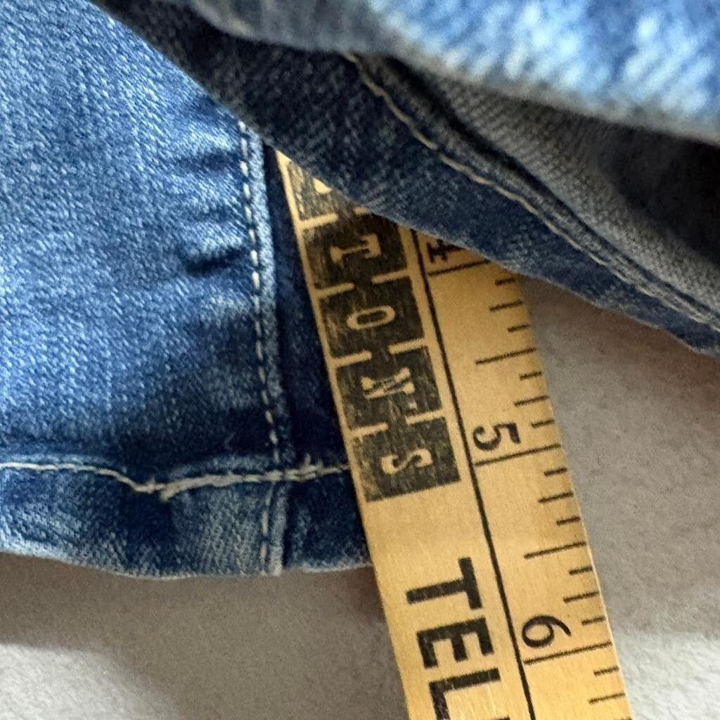 Torrid Denim Shorts Womens Plus Size 14 Blue Stretch Mid Rise Bermuda Jean