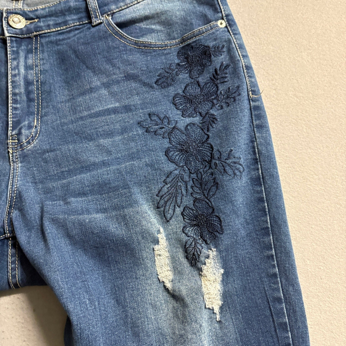 Dkin Jeans Womens 20W Blue Distressed Embroidered Floral Cropped Skinny Stretch