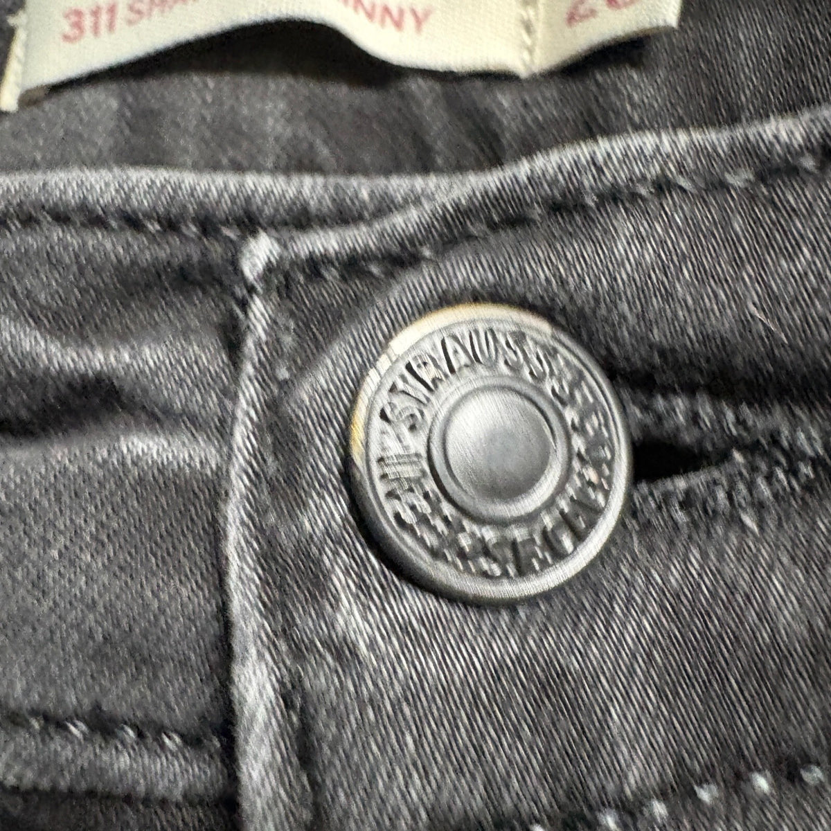 Levi's 311 Shaping Skinny Jeans Womens W28 L30 Black Denim Mid Rise Stretch