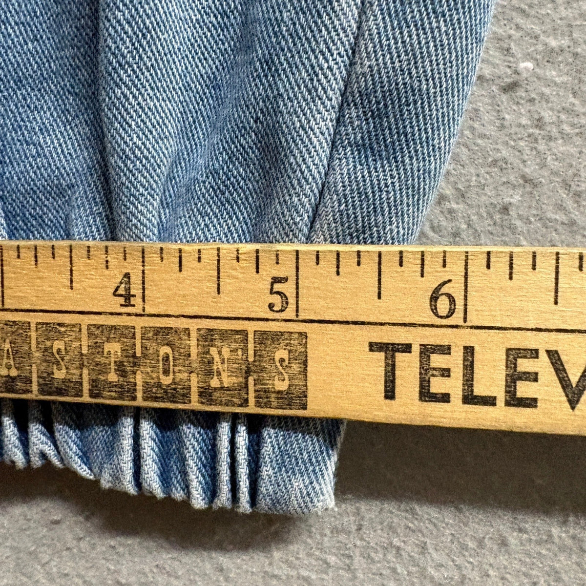 Forever 21 Women Blue Denim Cargo Jogger Pants Size 30 Elastic Cuff High Rise