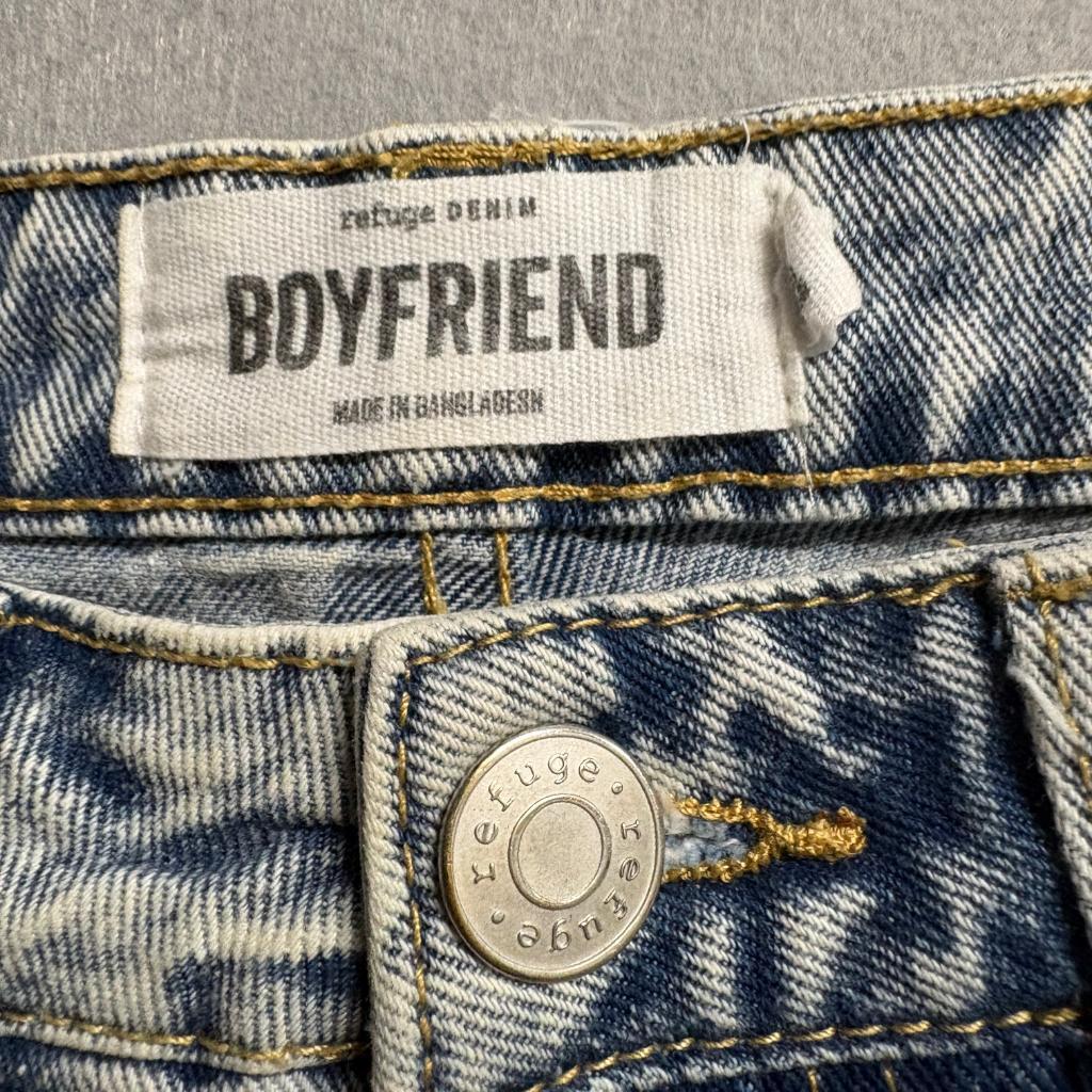 Refuge Denim Boyfriend Jeans Womens Size 5 Blue Acid Wash Distressed Ripped