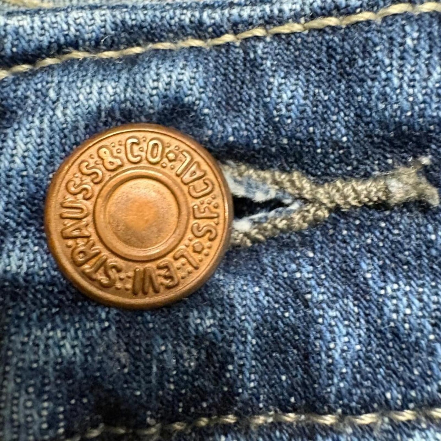 Levi's 524 Too Superlow Jeans Womens 9 Short Blue Denim Low Rise Slim Straight
