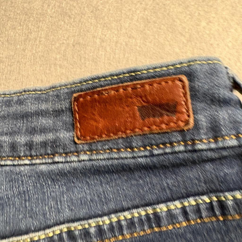 Levis Bold Curve Jeans Womens 29 Modern Rise Bootcut Skinny Blue Denim