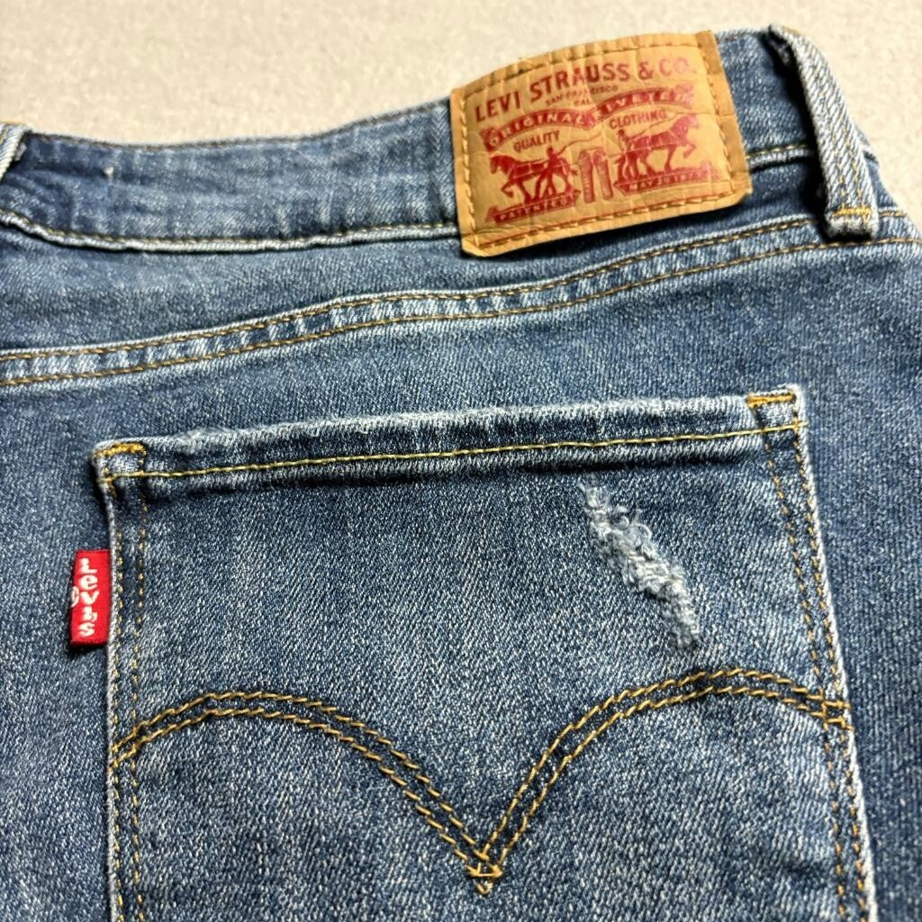 Levi's 811 Curvy Skinny Jeans Womens 31 Blue Denim Distressed Ripped Stretch