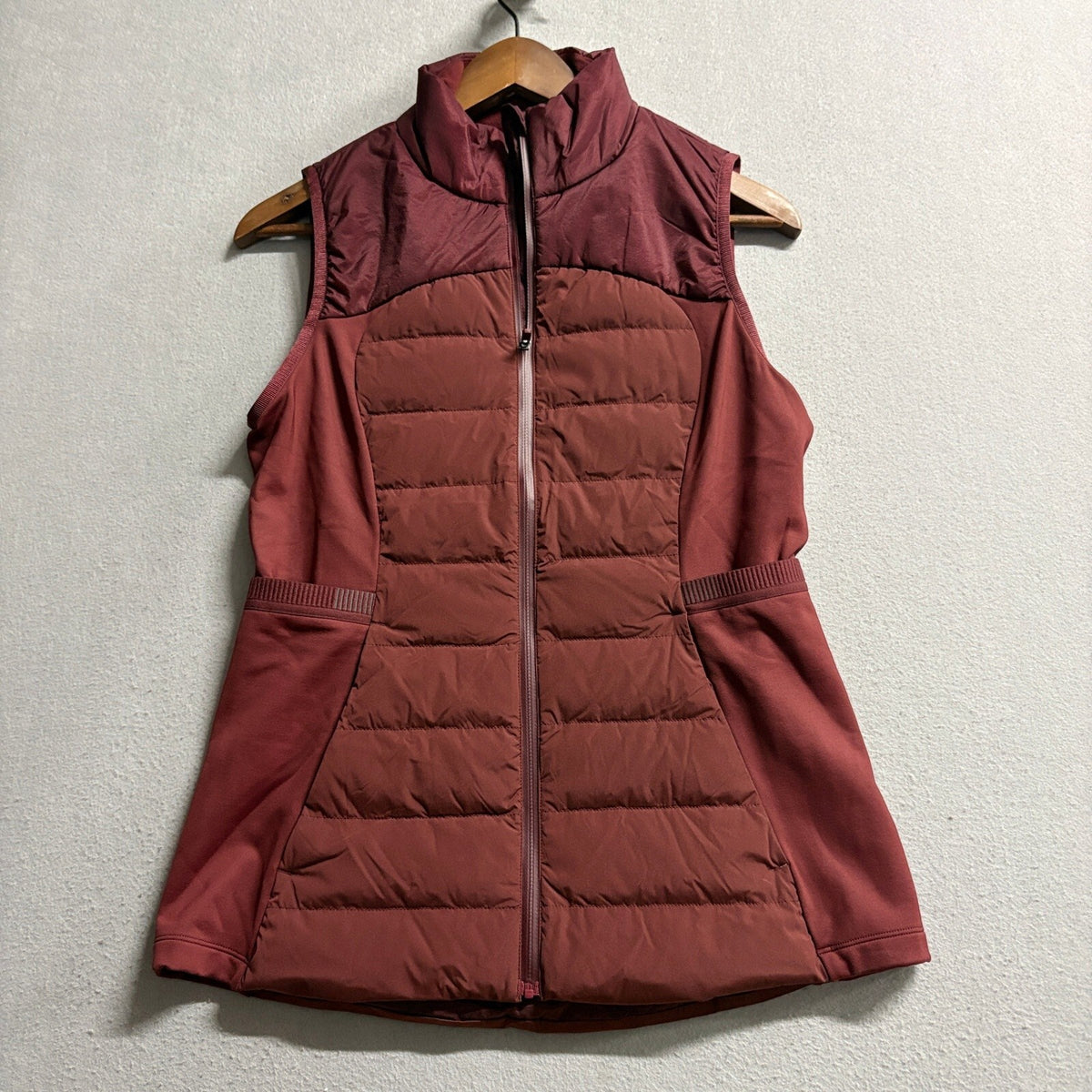 Lululemon Down Vest Womens Size 8 Burgundy Red Goose Down Quilted Puffer Running