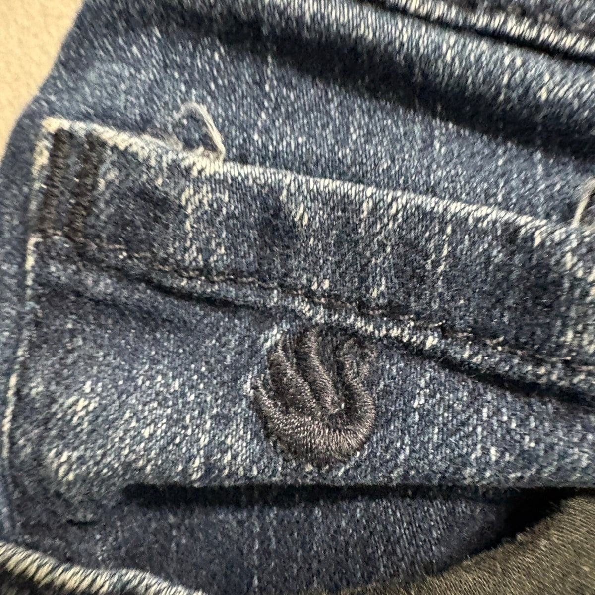 Gloria Vanderbilt Amanda Capri Jeans Womens Size 6 Blue Denim Cuffed Crop Pants
