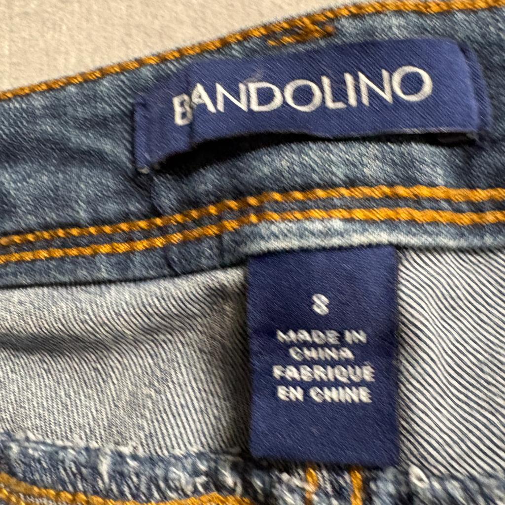 Bandolino Mandie Lisbeth Embroidered Jeans Womens Size 8 Blue Denim Raw Hem