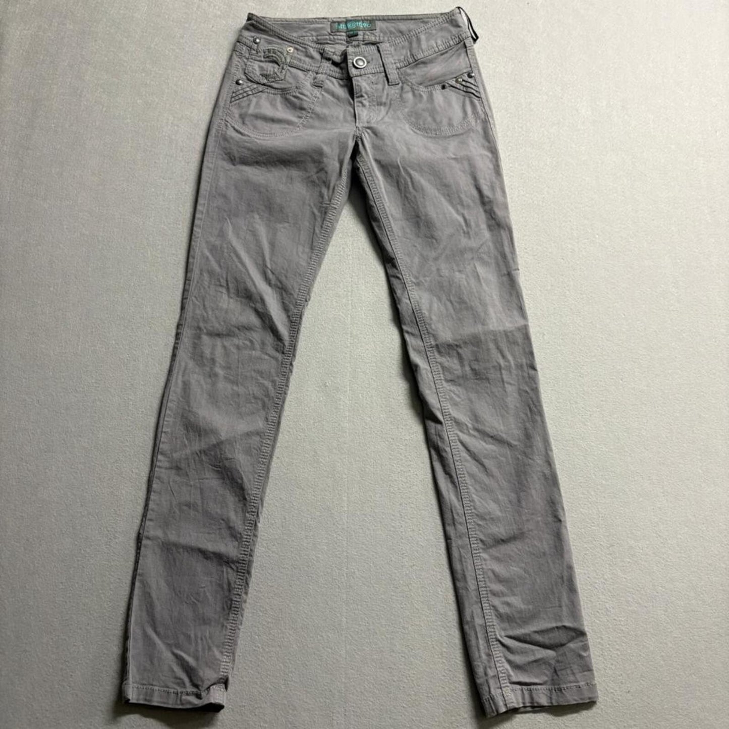 Attrattivo Gray Skinny Jeans Womens Size 27 Low Rise Stretch Embroidered Pockets